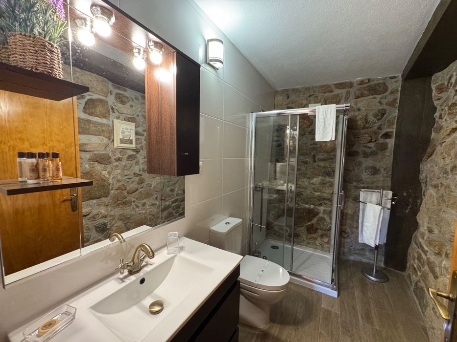 Moradia com piscina partilhada