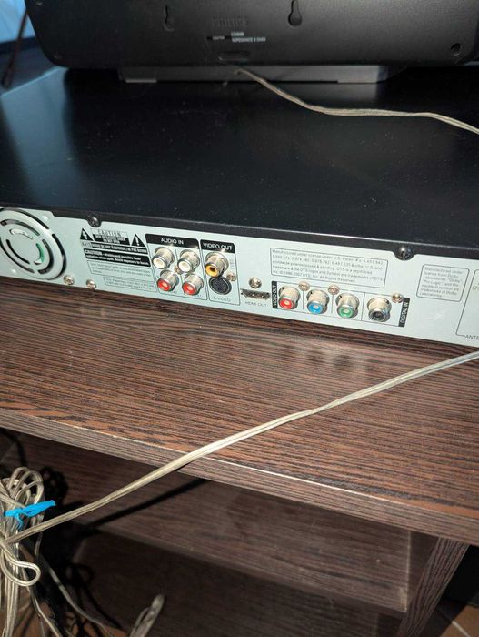 Продаю домашній DVD кінотеатр Philips HTS3568/51