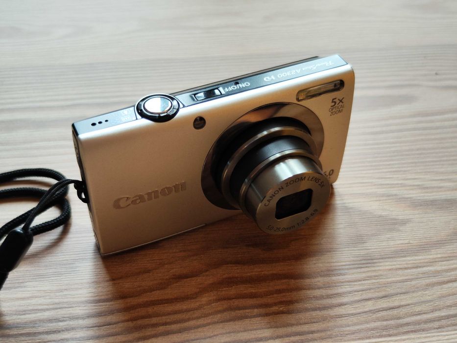 Máquina fotográfica Canon de 16 megapixels A2300