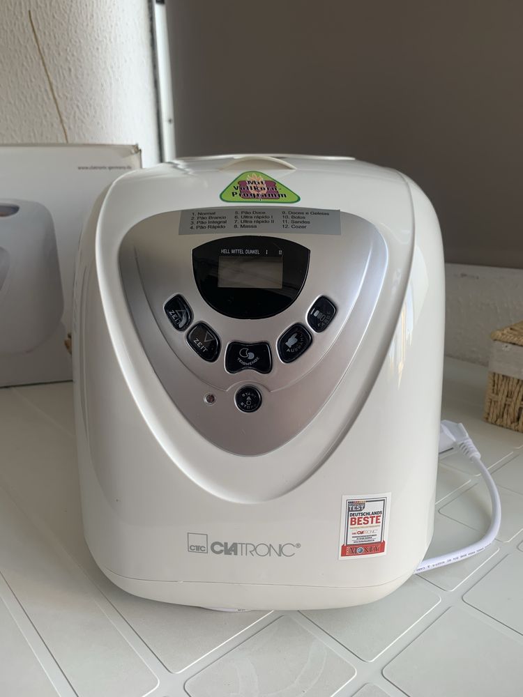 Máquina de Pão - Clatronic BBA 3505