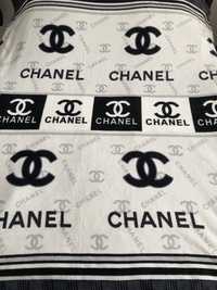 Покривало-плед з брендовим логотипом CHANEL
