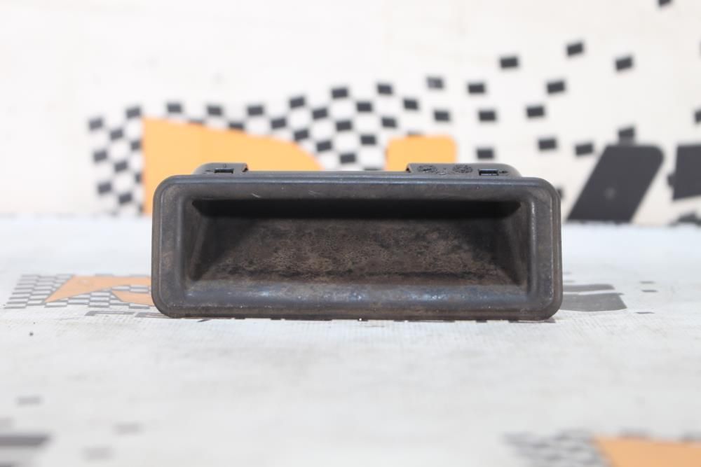 Puxador Da Tampa Da Mala Bmw 3 (E90)  51247118158 / 7118158