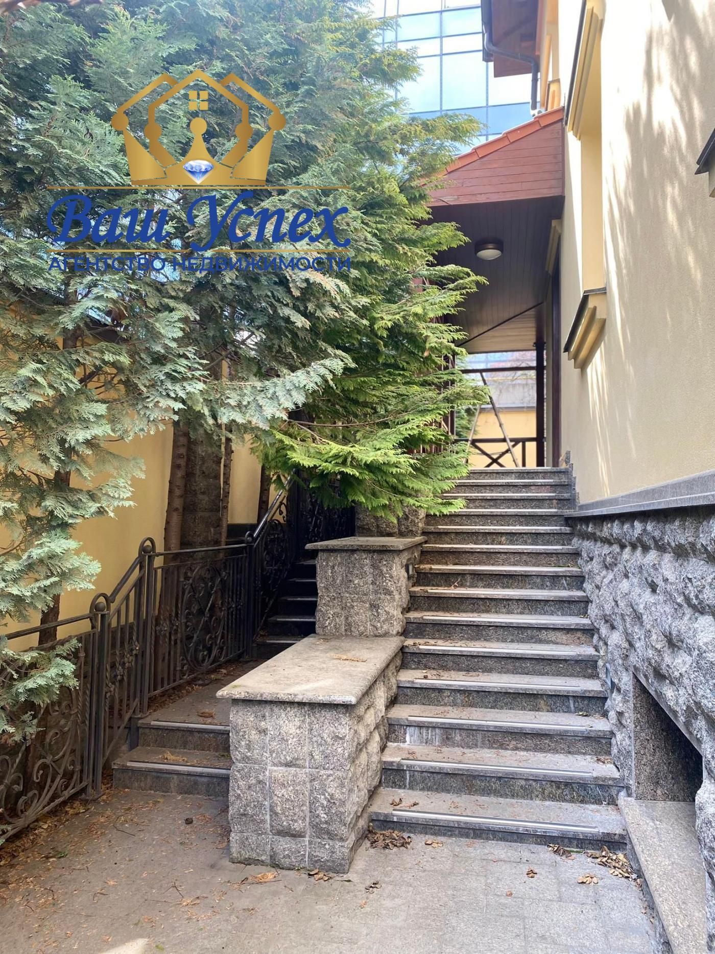 Продажа дома в центре Киева.  Ботанического сада.