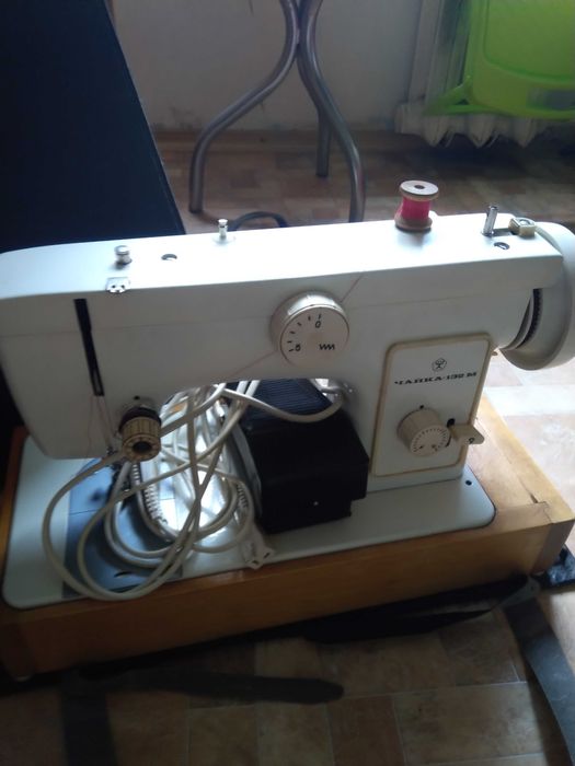 Швейна машинка Чайка