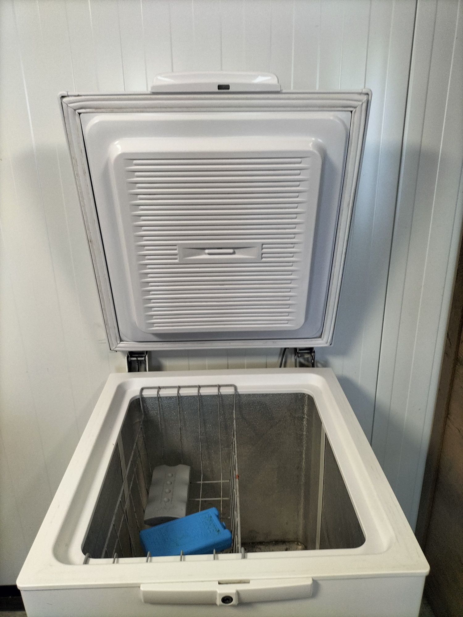 Zamrażarka Whirlpool.