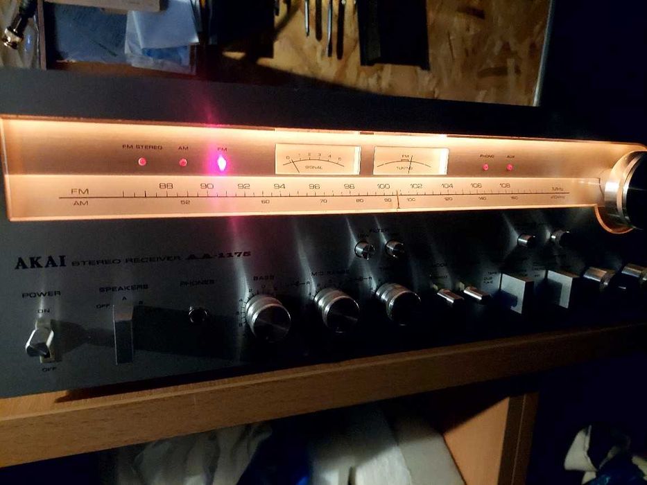Amplituner Akai AA-1175