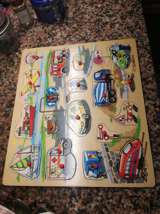 Puzzle de madeira com pega da Eichhorn.