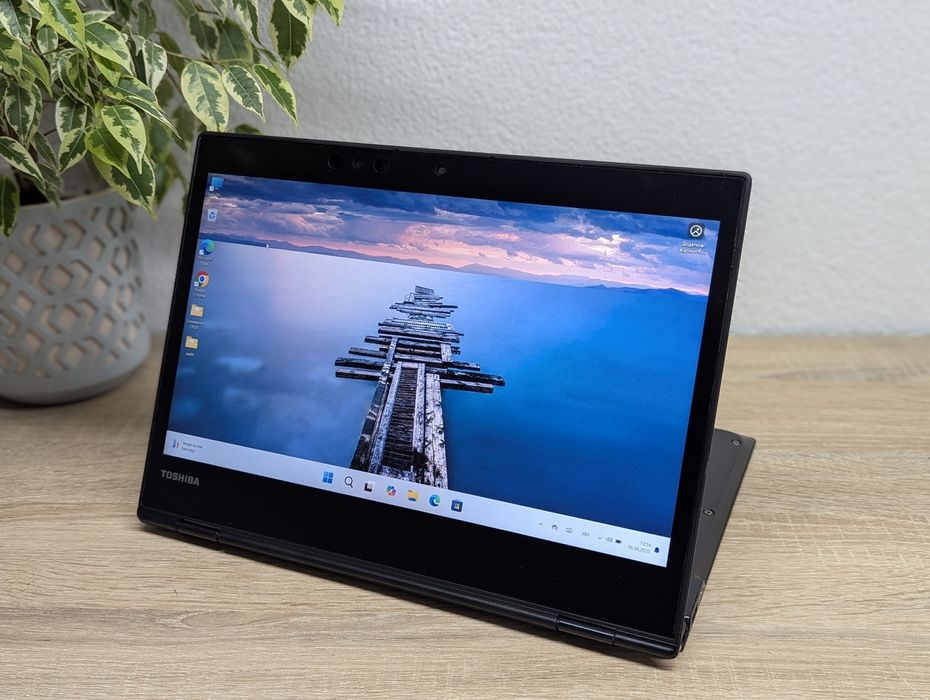 Ультратонкий, стильний , 4х ядерний ноутбук-трансформер з сенсор екран