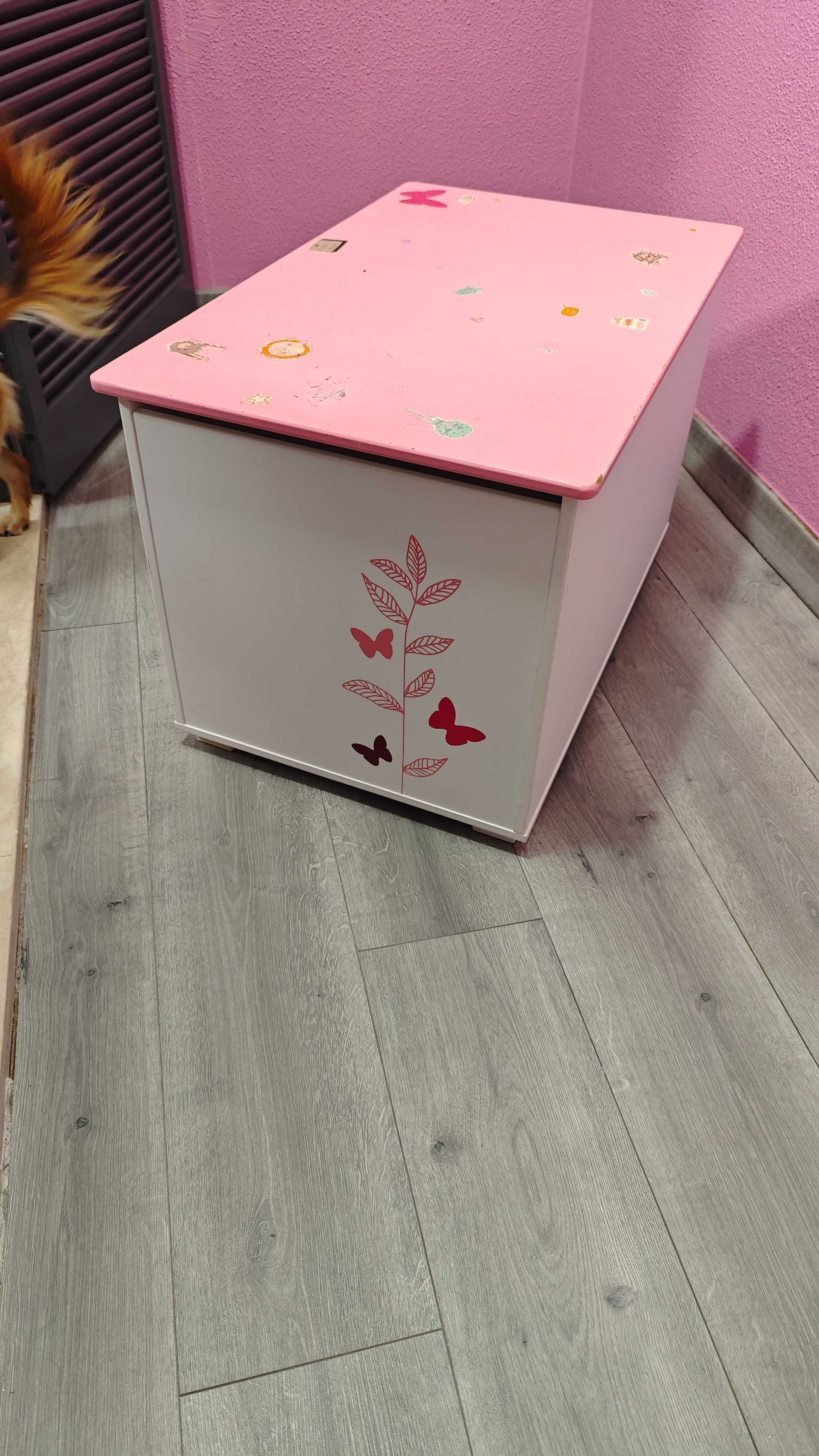 Baú menina para arrumação de brinquedos