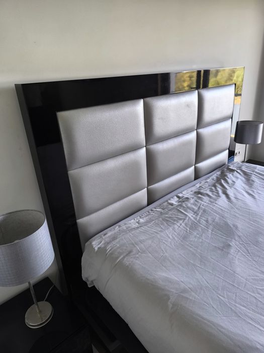 Cama com estrado elevatório