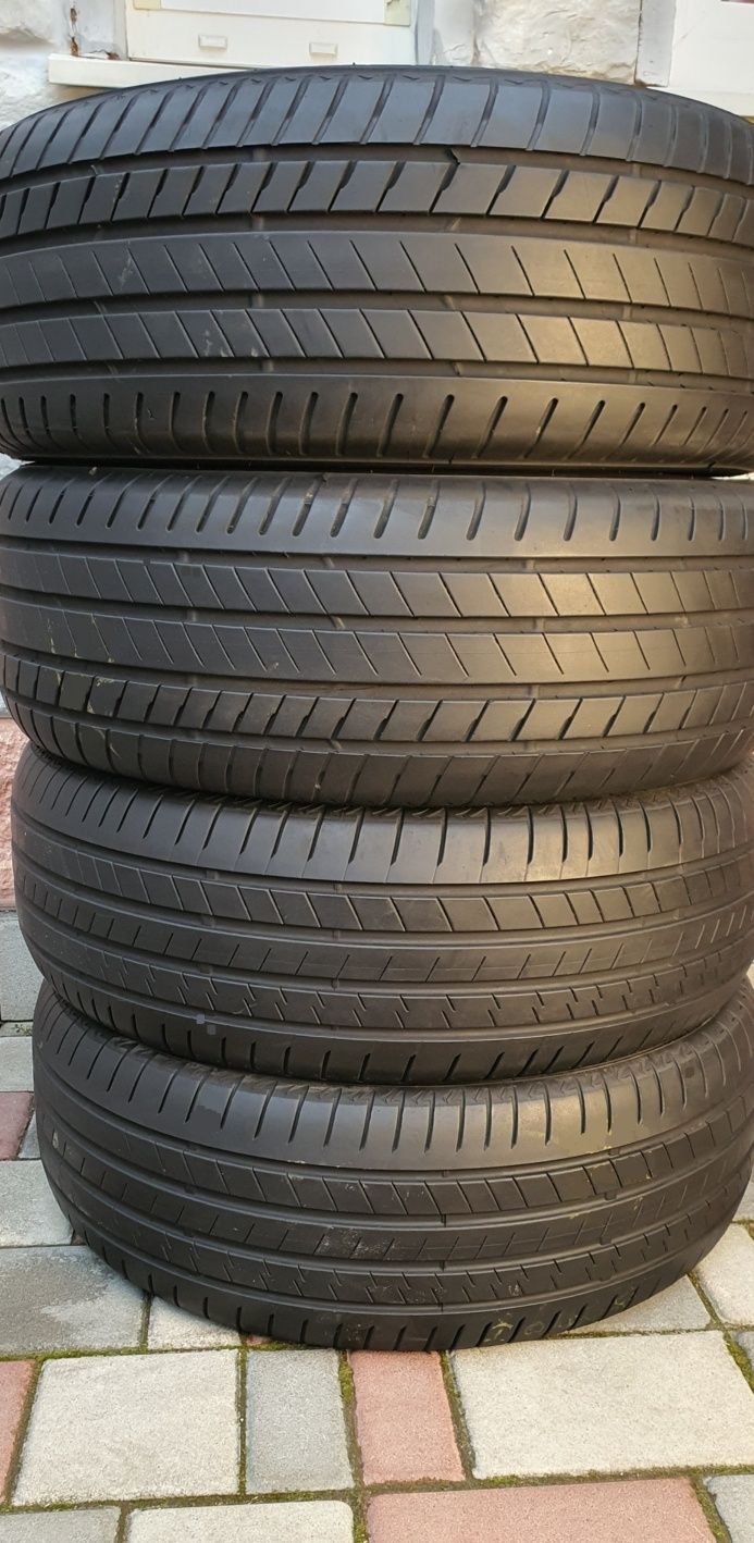 Продам комплект літніх шин 245/50 R19 Bridgestone