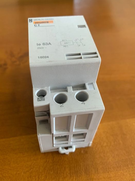 Contactor Montagem DIN 250v 63A 24v Merlin Gerin MULTI9 CT