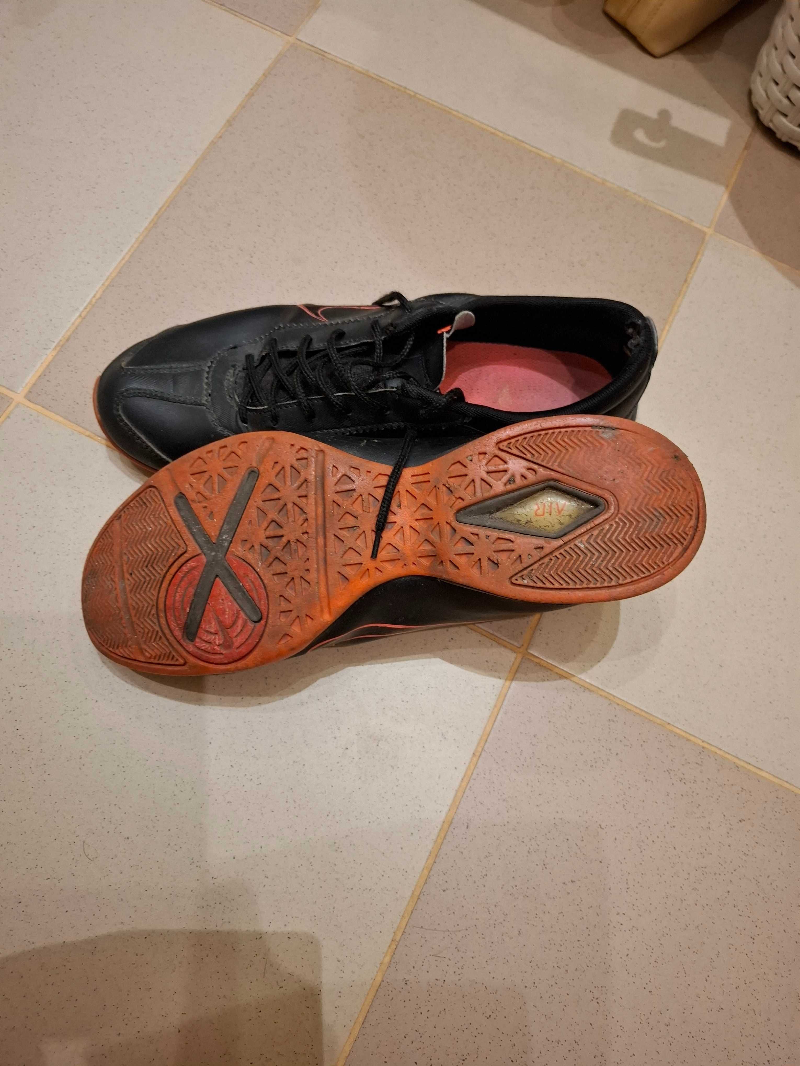 Sprzedam adidasy damskie nike 41