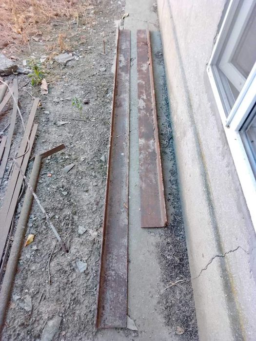 Продам уголки б/у