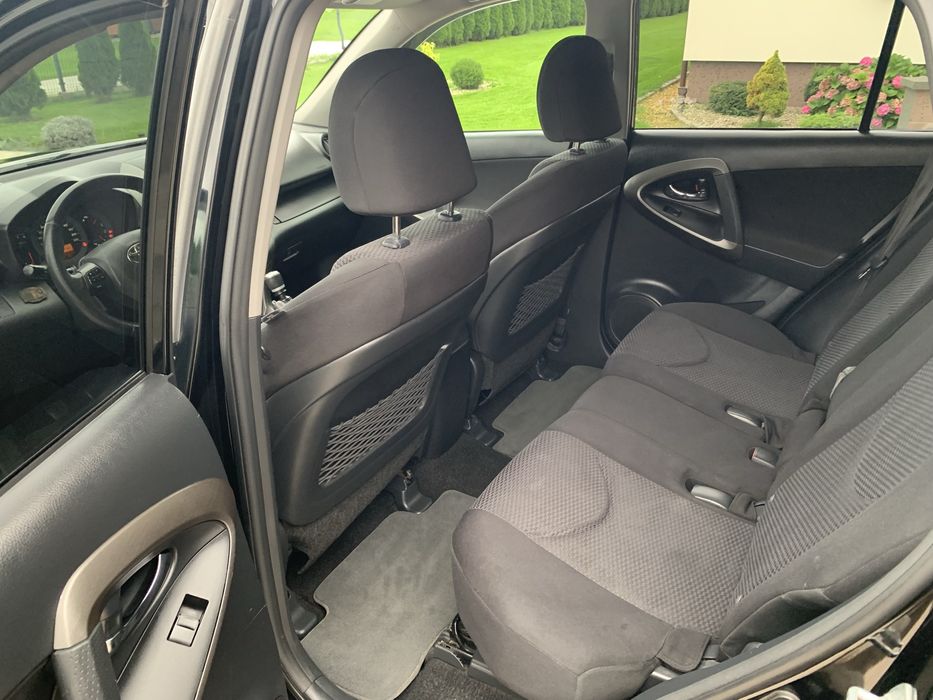 Toyota RAV 4 - 2010 samochód na sprzedaż