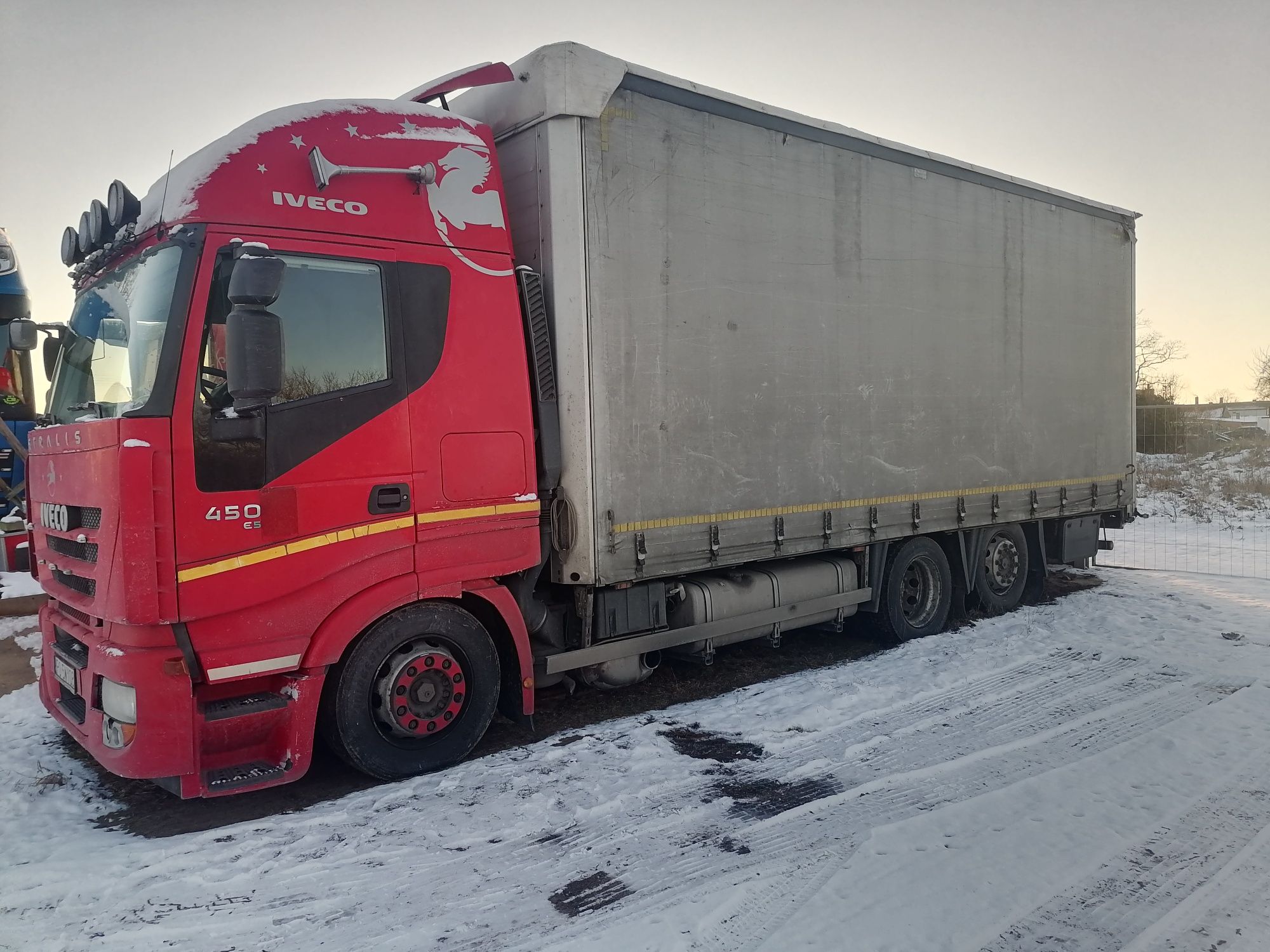 Iveco stralis 450km solówka hiway salonka