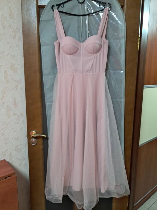 Плаття на випускний.