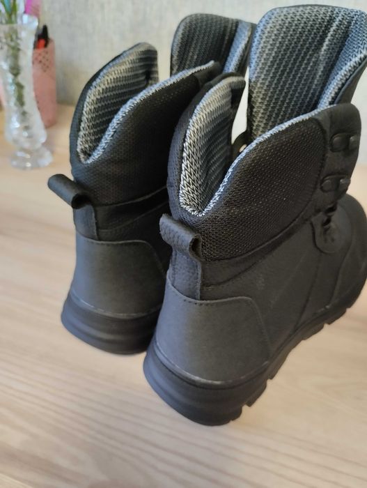 Берці чорні зимові шкіряні  нові  43 і 42  розмір