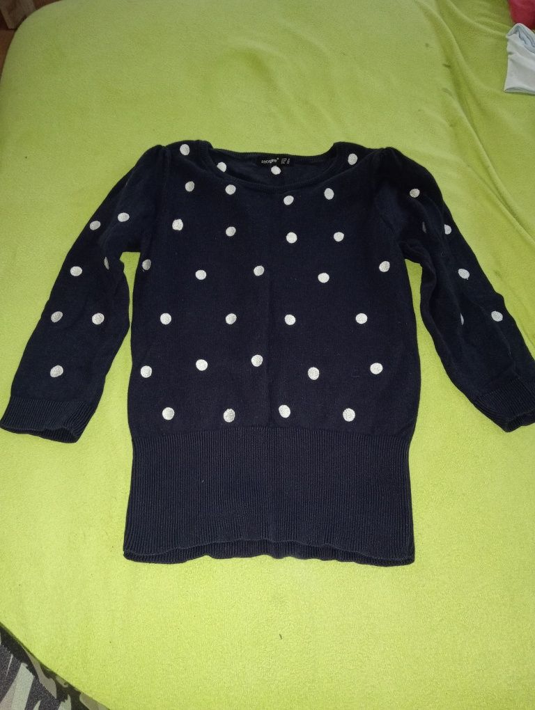 Paka ubrań, spodnie dł. swetry i bluza z kap. 4 szt, rozm. 110, 4-5 la