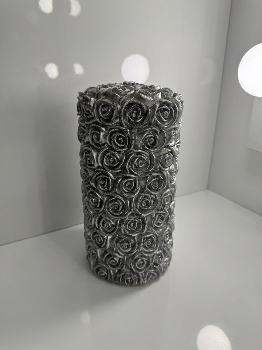 Velas de decoração ( 1 cinza , 1 branca )