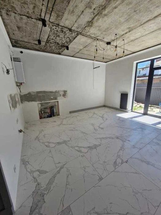 Продаж будинку на вул. Зубрицького