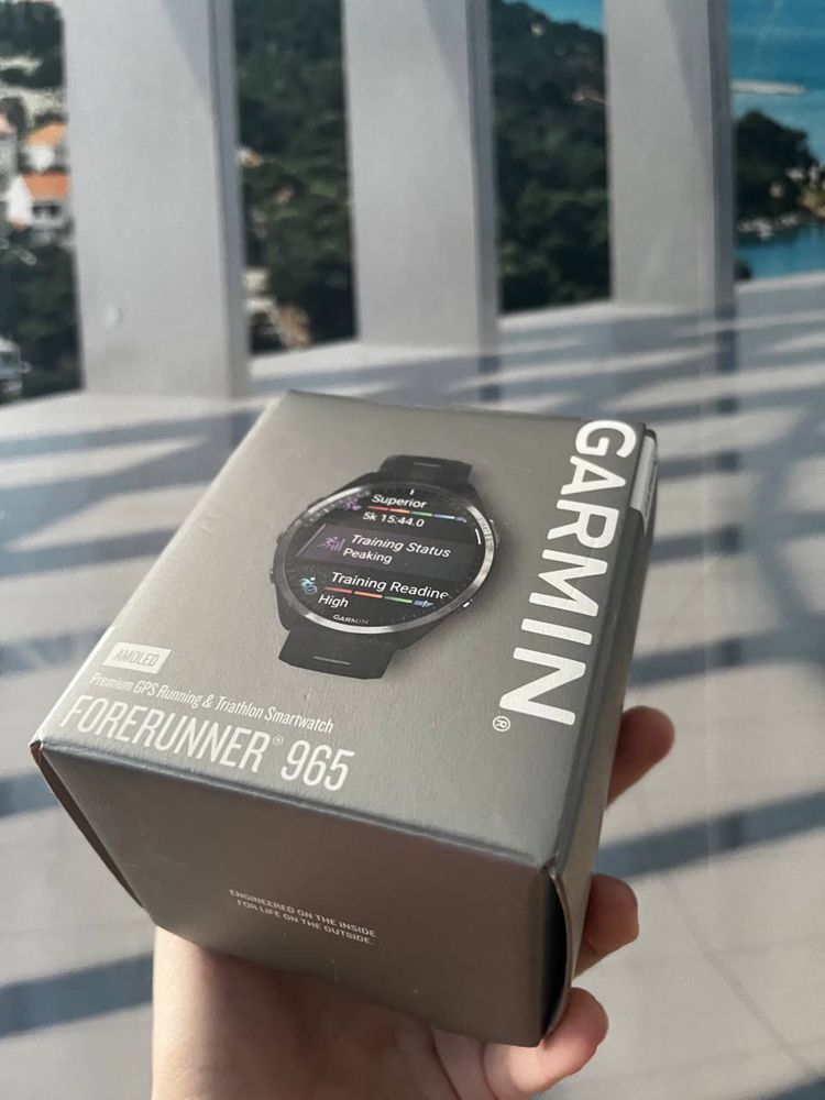 Смарт годинник Garmin Forerunner 965
