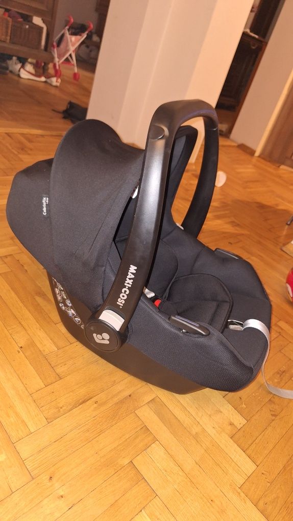 Maxi Cosi Fotelik CabrioFix I-size z Baza