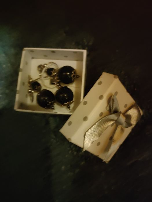 Biżuteria kolczyki i naszyjnik