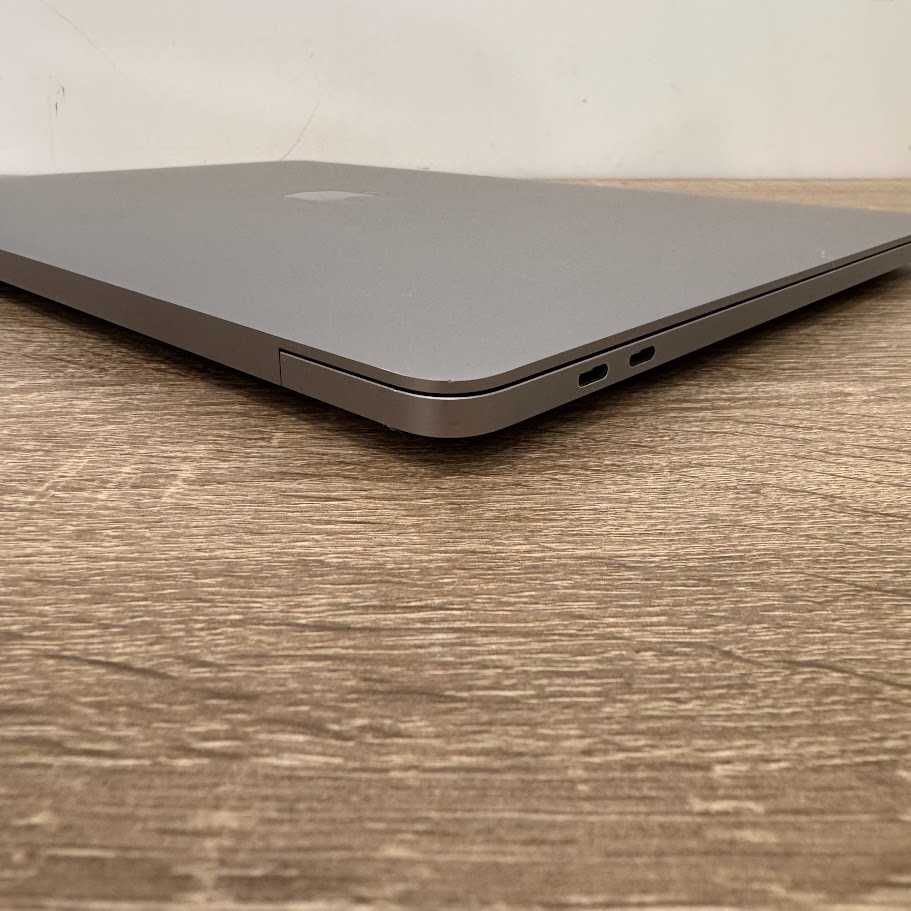 MacBook Pro 16" i9 / 16Gb DDR4 / SSD 1000Gb / Radeon 5500m (код:M0680)
