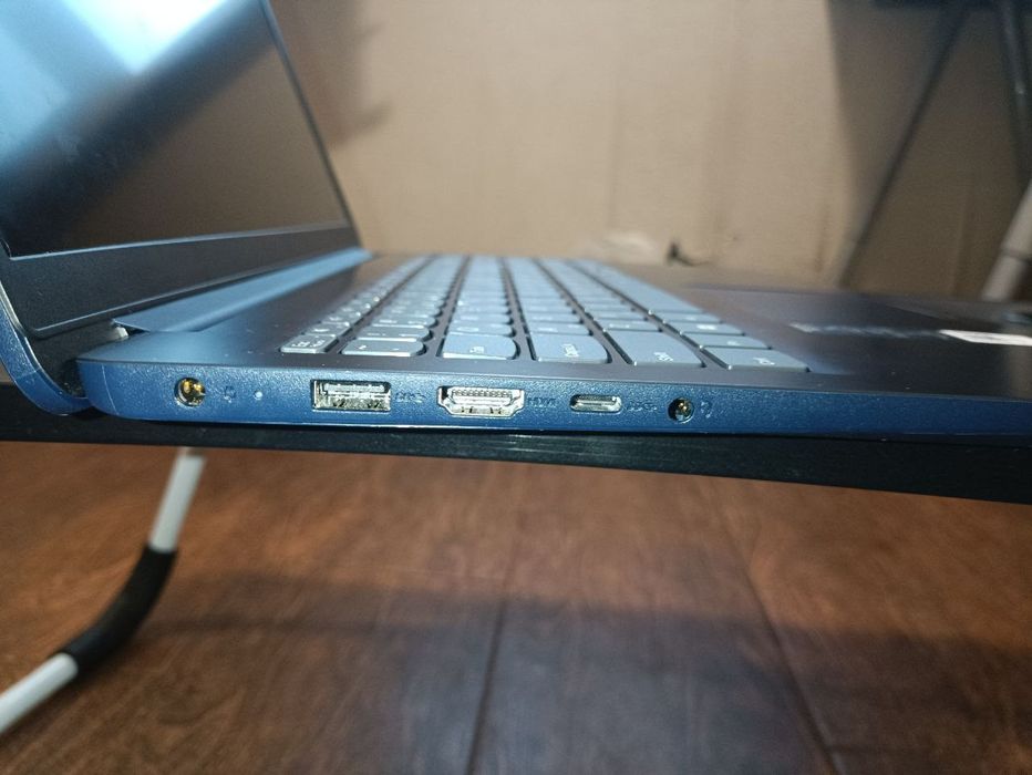 Lenovo IdeaPad 1 15AMN7