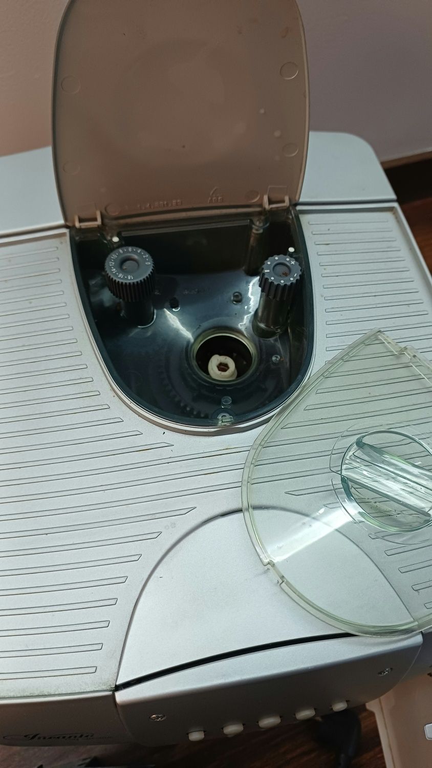 Máquina de café automática SAECO