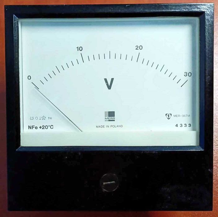 Woltomierz analogowy DC 0-30V MERA
