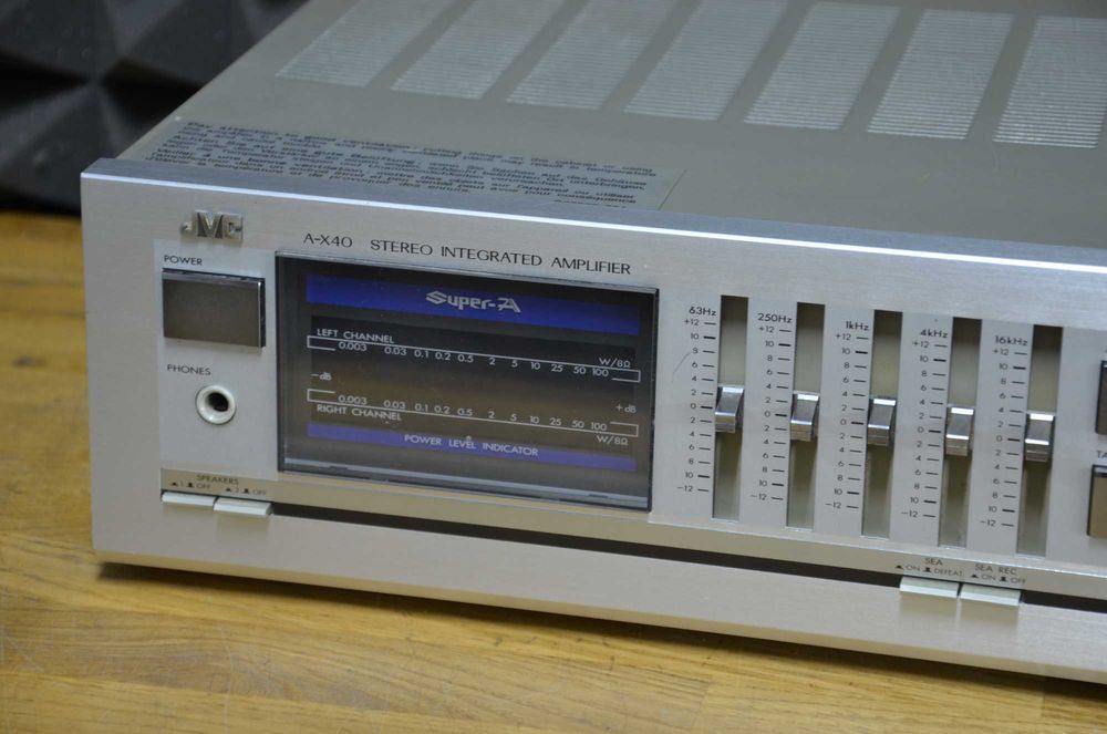 Wzmacniacz JVC A-X40 (z korektorem)