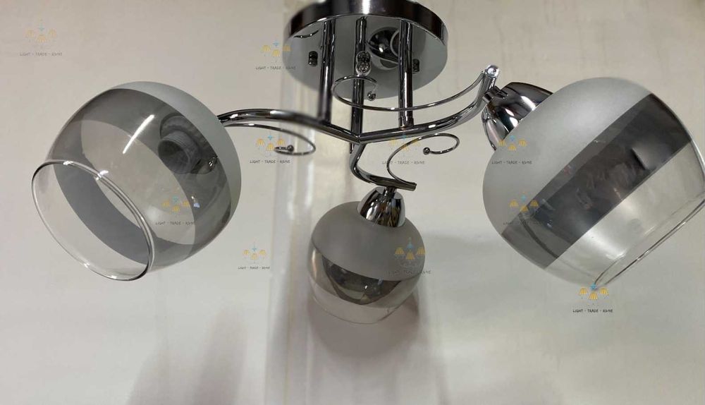 Люстра на 3 плафона Хром припотолочна