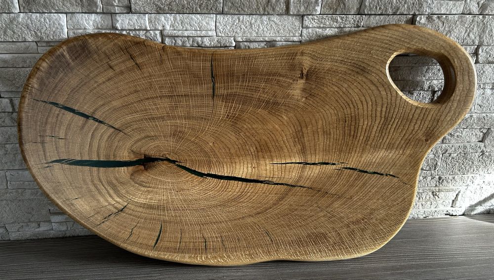 Deseczka dębowa z żywica do serwowania i podawania potraw