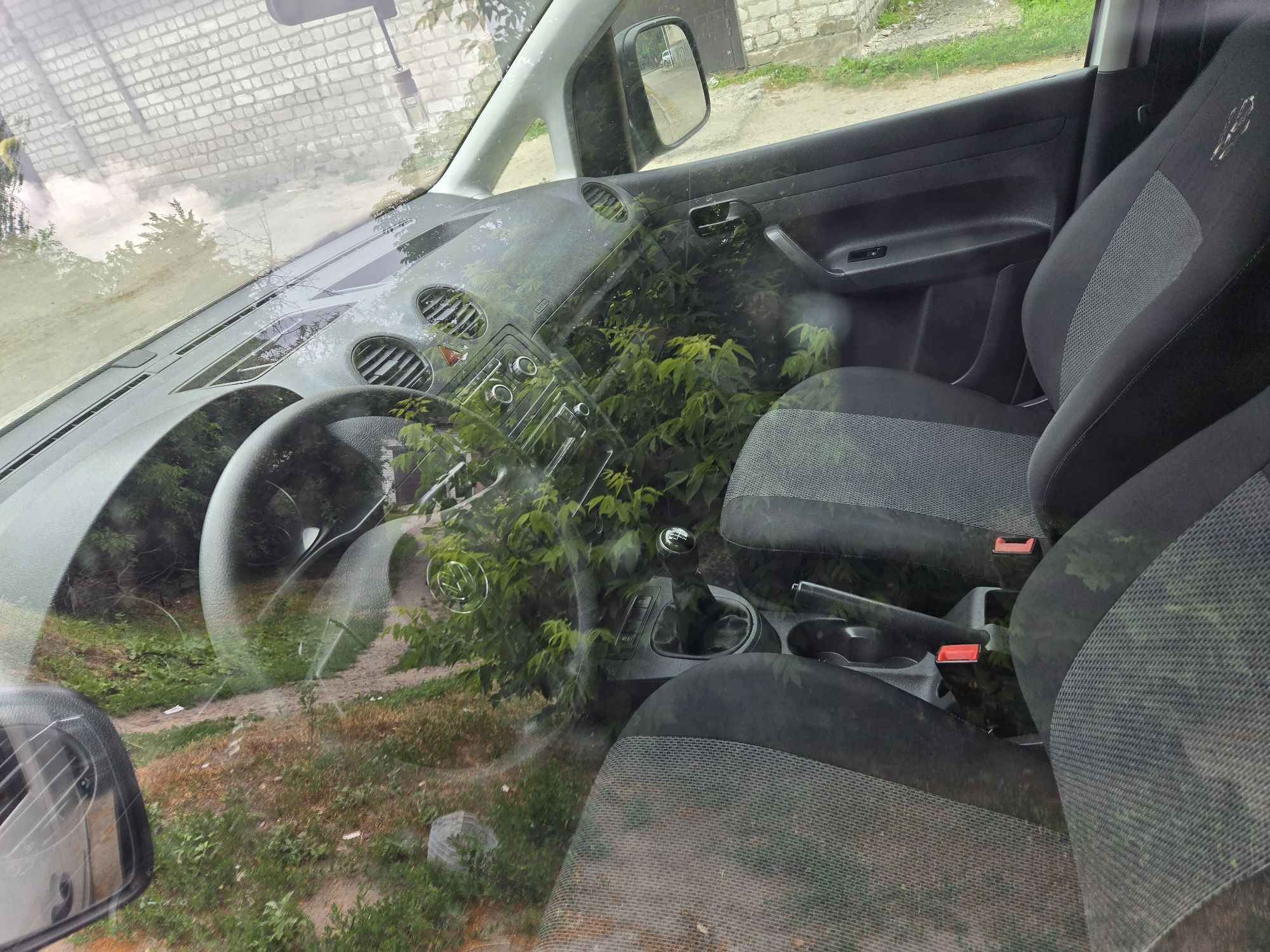Volkswagen Caddy 1.6 дизель 2013
