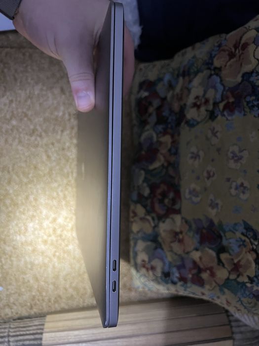 Macbook pro16 a2141 i7 16gb Radeon pro 5300m 4gb 1TB