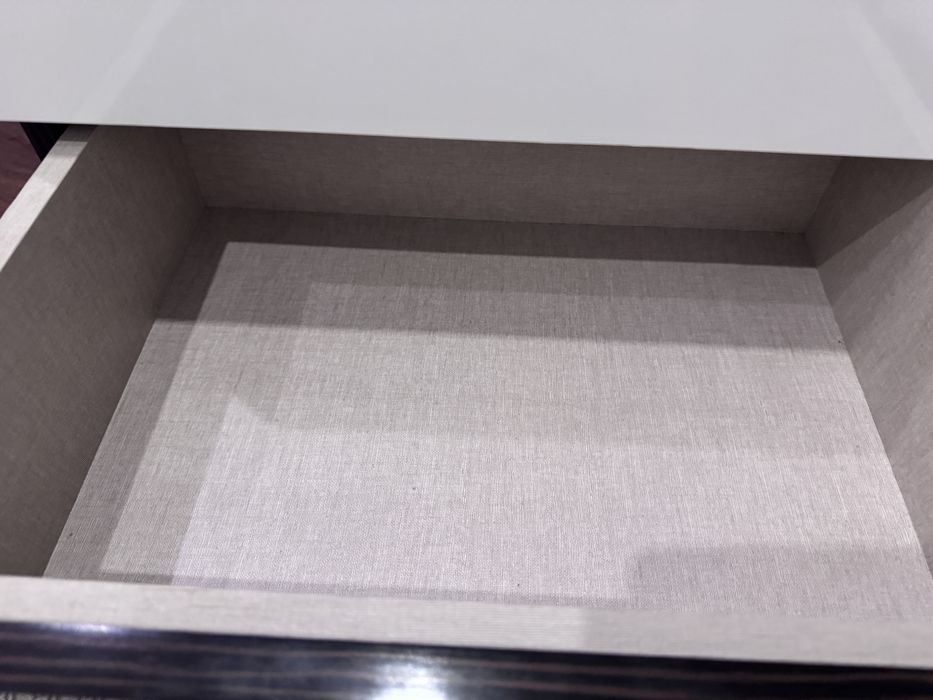 2 mesinhas cabeceira madeira (45€/cada)
