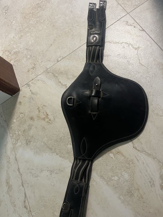 Popręg skokowy 115cm, super stan