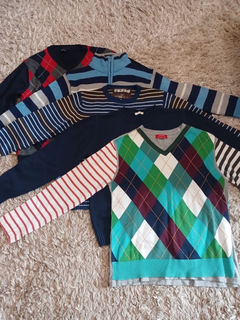 Розпродаж светрів, кофт для хлопчика