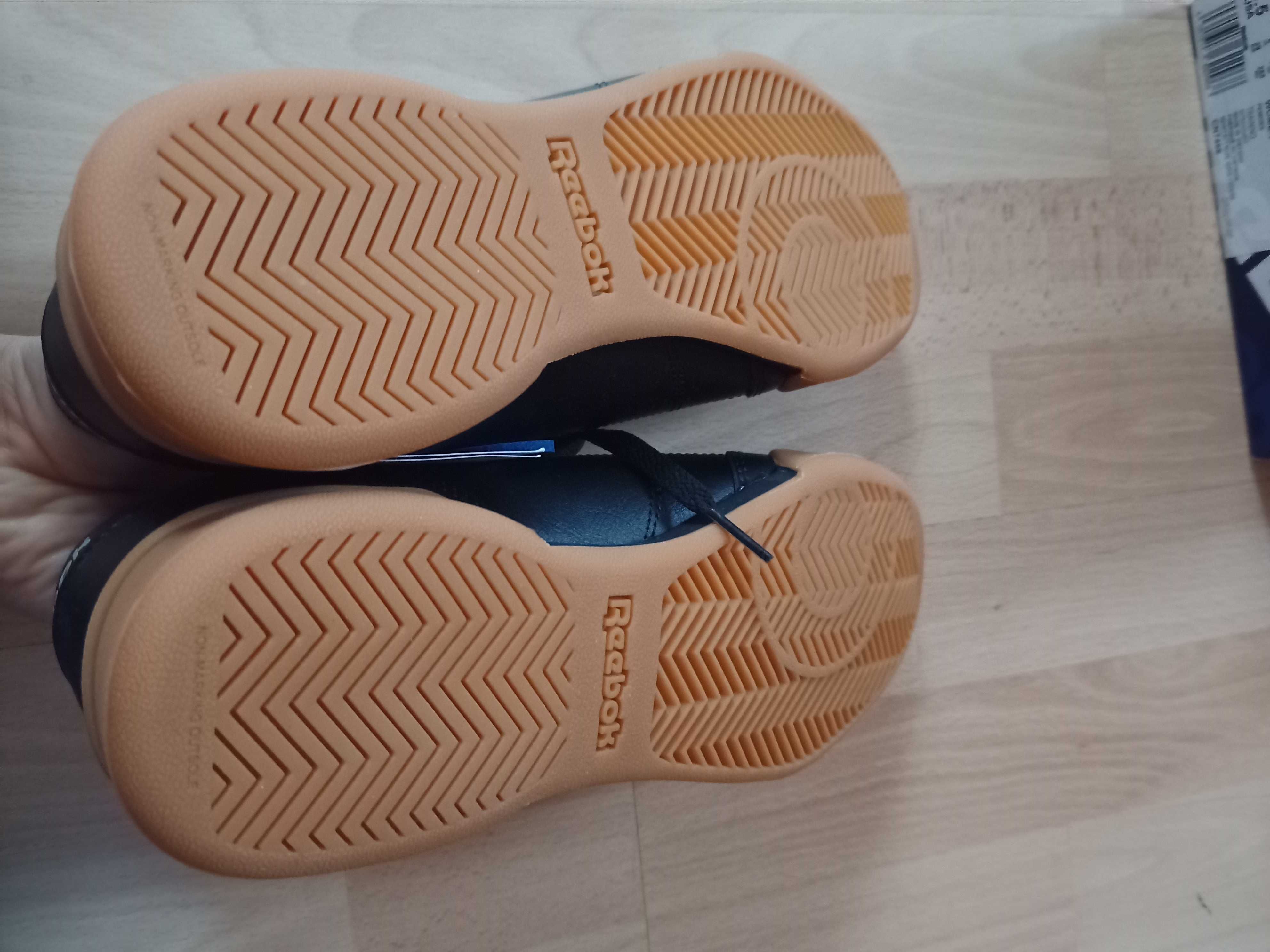 Nowe buty reebok 39 wkładka 25 cm czarna skóra naturalna
