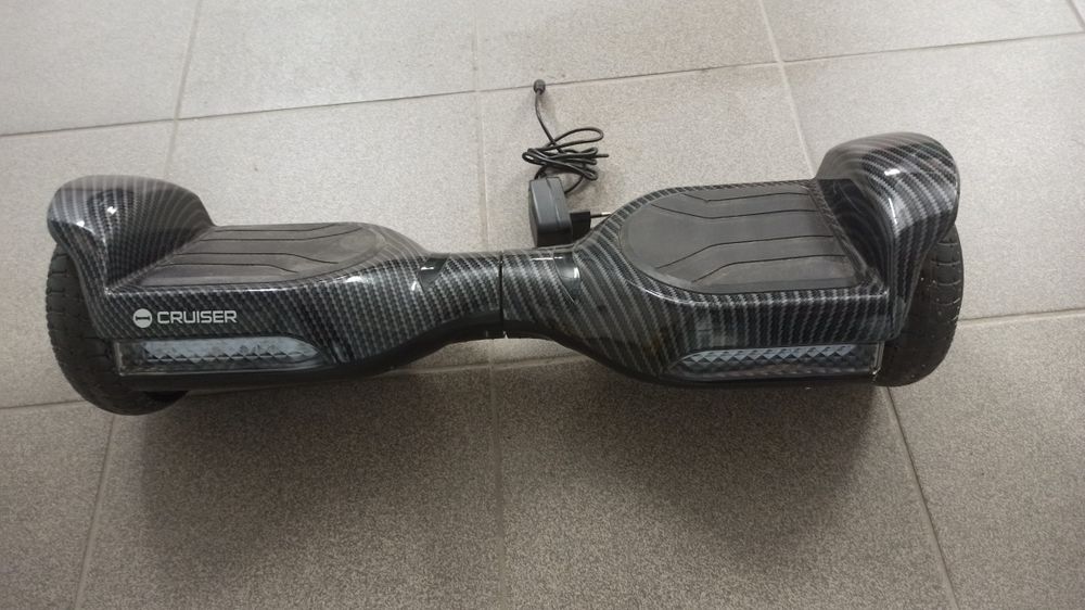 Deskorolka elektryczna Rebel Cruiser Carbon