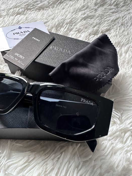 Okulary prada w opakowaniu