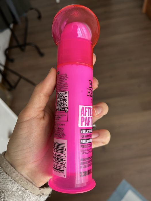 Bed Head after party розгладжуючий крем від пухнастості волосся 100 мл