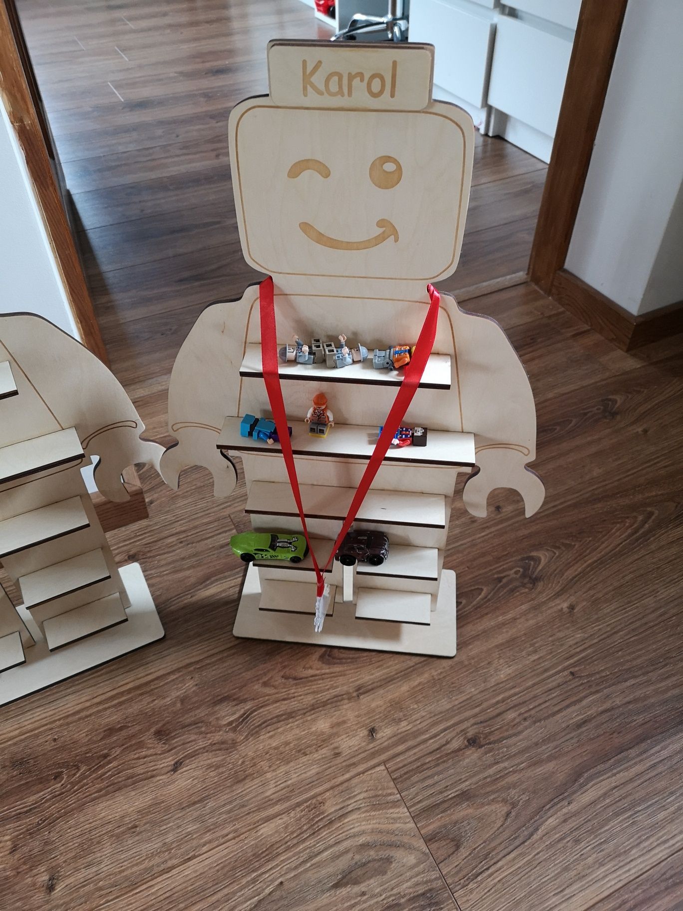 Lego ludzik drewniany.
