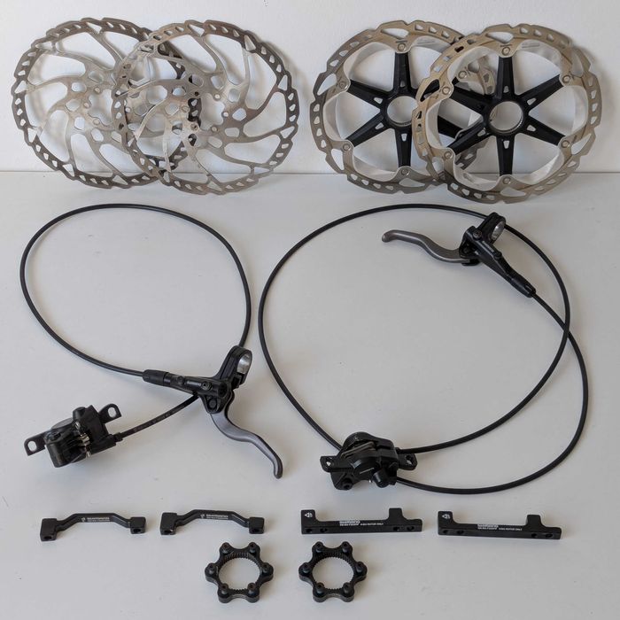 Kit Travões Shimano MT400 Frente e Trás com Discos 203 e Adaptadores