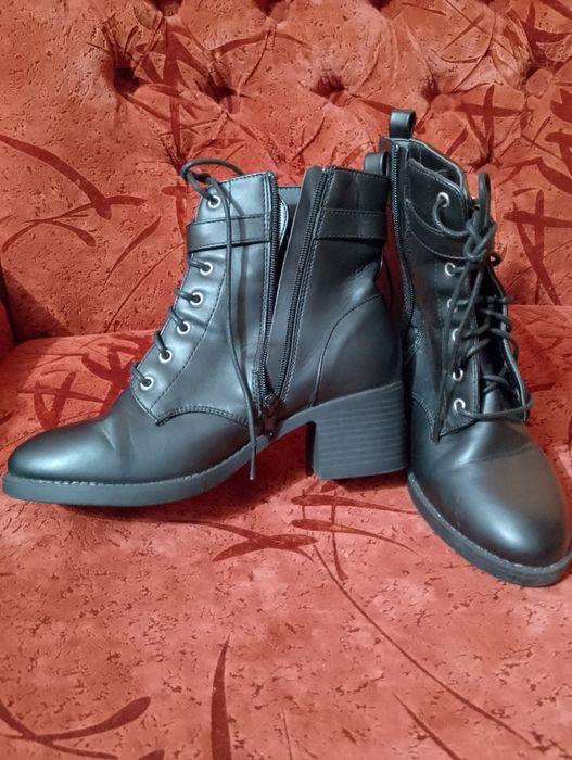 Жіночі осінні чобітки