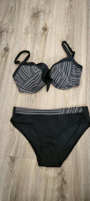 Strój kąpielowy dwuczęściowy firmy Esotiq
