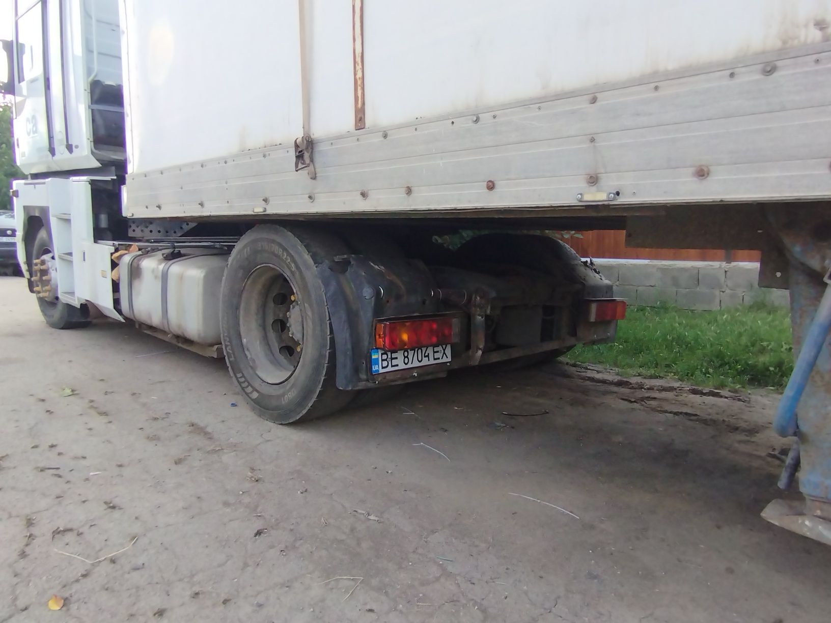 Рено Магнум з напівпричепом