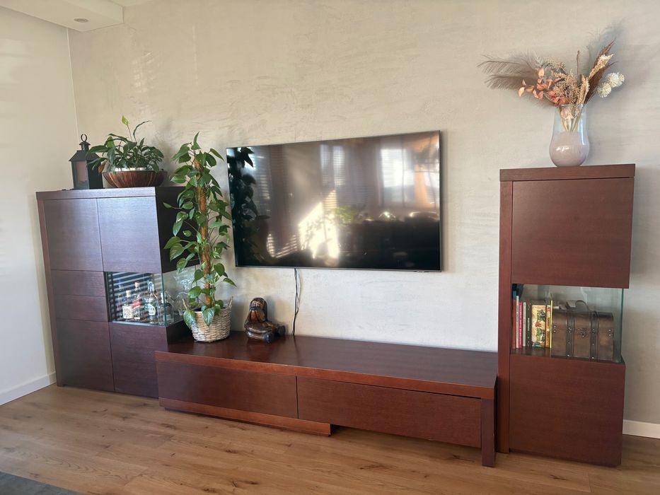 Meble zestaw dwie witryny i komoda